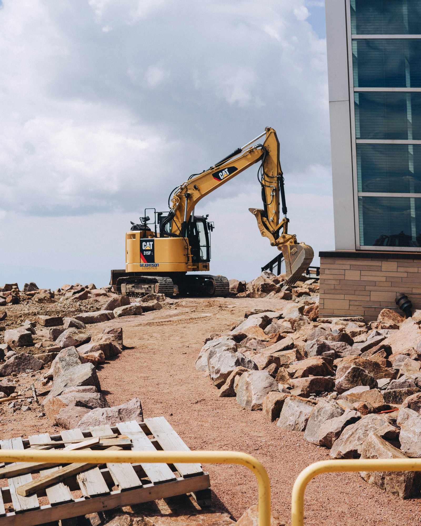 PRGT excavator at work - mobile